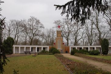 Sowjetische Kriegsgräberstätte in Lebus