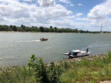 Bootsbrand Bild: Feuerwehr Voerde