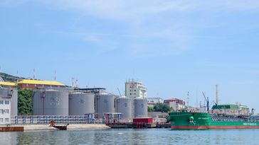 Erdölterminal im Hafen von Noworossijsk bei der Verladung. Hierüber laufen 80 Prozent der kasachischen Erdölexporte. 20. Mai 2018