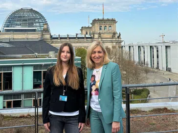 v.l.n.r.: Anika Herm und Nina Ingrid Warken (2025)