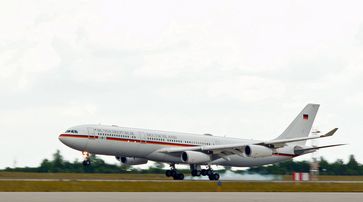 Offizielle Regierungsmaschine der Bundesrepublik Deutschland: Airbus A340-313X VIP 16+01 „Konrad Adenauer“