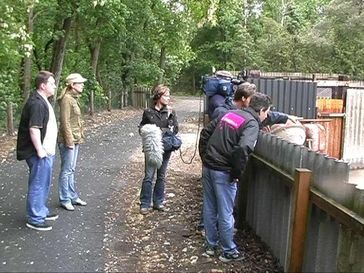 Kamerateam auf dem Gelände der Pelzfarm Hörstel