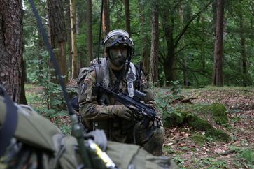 Soldat des Fallschirmjägerregiments 31 während einer Übung 2016