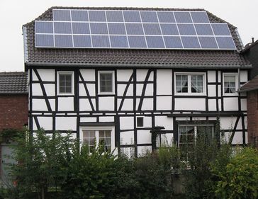 Fachwerkhaus mit Solardach
