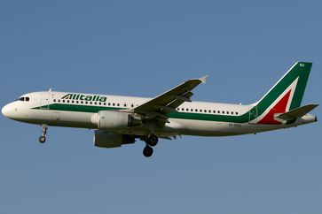 Alitalia ist die größte italienische Fluggesellschaft mit Sitz in Fiumicino[2] und Drehkreuz auf dem dortigen Flughafen Rom-Fiumicino.