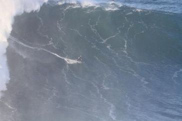 Weltrekordwelle? Sebastian Steudtner am 29. November 2014 vor Nazaré, Portugal. Bild: "obs/betsafe.com/Pedro Agostinho Cruz"