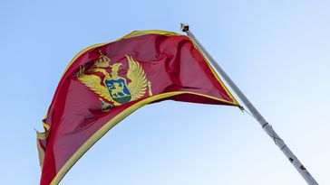 Montenego Flagge (Symbolbild) Bild: Charlie Harding / Gettyimages.ru