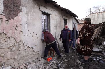 Folgen eines Beschusses in Donezk, 8. März 2023. Bild: SERGEI BATURIN / Sputnik