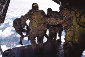 Falschirmspringer der Bundeswehr