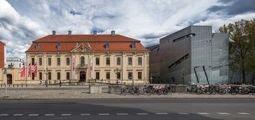 Das Jüdische Museum mit dem Libeskind-Bau rechts, 2017