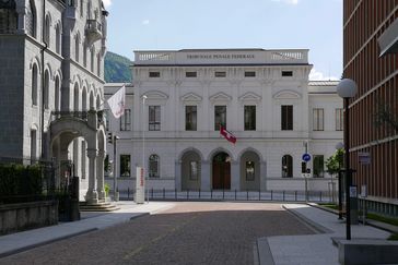 Das schweizer Bundesstrafgericht (die Ehemalige kantonale Handelsschule)