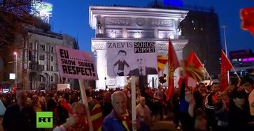 Bild: Screenshot Youtube Video "Mazedonien: Zehntausende protestieren gegen Einflussnahme aus Brüssel und gegen George Soros"