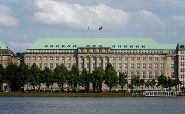 Hapag-Lloyd AG: Firmensitz am Ballindamm in Hamburg