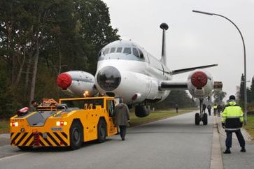 Abtransport der Breguet 1150 Atlantic im Marinefliegergeschwader 3 in Nordholz. Bild: Christin Krakow, Deutsche Marine