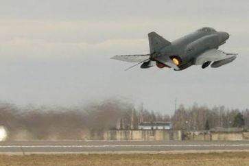 Eine F4-Phantom der Luftwaffe hebt ab. Bild: Luftwaffe