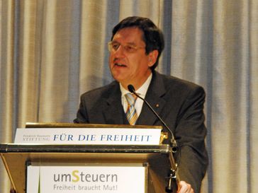 Paqué bei einer Veranstaltung der Friedrich-Naumann-Stiftung für die Freiheit im August 2009