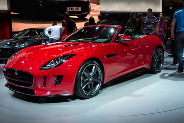 Der Jaguar F-Type ist ein Sportwagen des britischen Automobilherstellers Jaguar. Seine Weltpremiere feierte der F-Type auf dem Autosalon Paris 2012.
