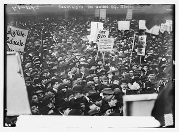 Sozialistische Demonstration zum 1. Mai 1912 am Union Square in New York City