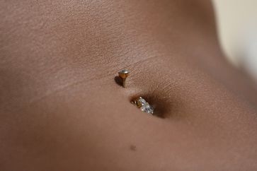 Bauchnabelpiercing