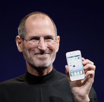 Steve Jobs präsentiert das iPhone 4