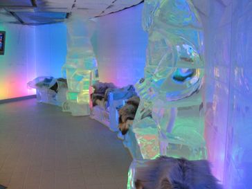 Cool: Die Ice Bar auf der Norwegian Epic. Bild: "obs/Nees Reisen GmbH"