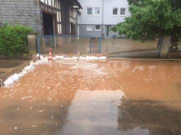 Auswirkung der Schlammwasserlawine in Oberndorf