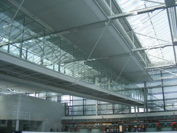 Terminal 2, Skywalk zur Besucherterrasse