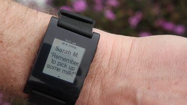 Pebble E-Paper Watch, eine Smartwatch mit E-Papier Display
