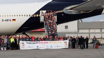 Die deutsche Olympiamannschaft, das erfolgreiche "Team D", ist auf dem Frankfurter Flughafen gelandet. Bild: picture-alliance