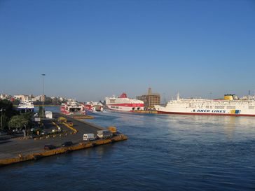 Hafen von Piräus: Blick auf das Passagierterminal