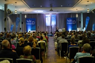 450 Osteopathinnen und Osteopathen trafen sich vom 16.-18.9. zum internationalen Osteopathiekongress in Bad Nauheim. Bild: Verband der Osteopathen Deutschland e.V. Fotograf: VOD