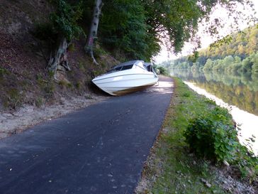 Das ausser Kontrolle geratene Boot