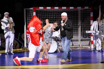 DJ Ötzi am 31. Jänner 2010 bei der Handball-Europameisterschaft 2010 in Österreich