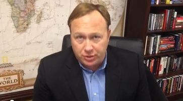 Alex Jones Bild: Screenshot aus dem Youtube Video "Talk Show Host Calls For Second American Revolution!"