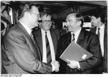Gerhard Pohl (links) 1990 mit Helmut Haussmann und Franz Bertele