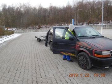 Das überprüfte Fahrzeug mit Anhänger