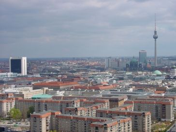 Blick vom Reichstag zum Alexanderplatz Bild: Dieter Schütz / PIXELIO