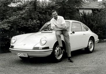 Porsche Typ 901 (T8), am Fahrzeug: Ferdinand Alexander Porsche (1963). Bild: Dr. Ing. h.c. F. Porsche AG