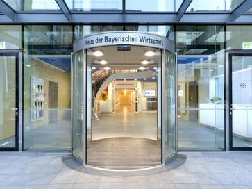 Foyer Haus des Vereins "Verband der Bayerischen Metall- und Elektro-Industrie e.V"