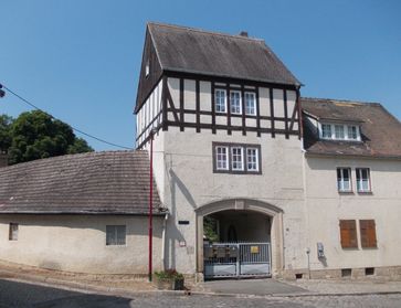 Das Torhaus als Zugang zu den Saalecker Werkstätten