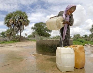Sauberes Trinkwasser ist für hunderte von Millionen Menschen keine Selbstverständlichkeit. Bild: "obs/Caritas international/Paul Jeffrey"