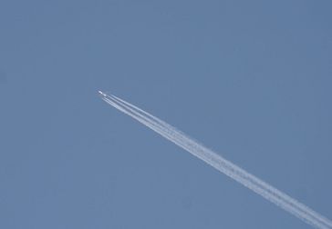 Chemtrails-versprühendes Flugzeug über Hessen im Jahr 2012