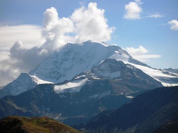 Wolken in den Zentralalpen –  15 Millionen Jahre alte Niederschlagsspuren verraten wie hoch die damaligen Berge waren.
Quelle: Foto: Marion Campani, BiK-F (idw)