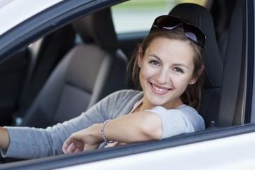 59 Prozent der Autofahrerinnen wollen nicht auf den eigenen Wagen verzichten; bei Männern sind es lediglich 50 Prozent.
