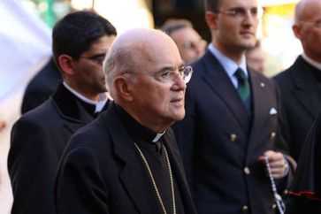 Gegen den Deep State und die neue Weltordnung: Katholischer Erzbischof unterstützt Trump und seine Politik