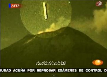 Screenshot aus dem Youtube Video "Objeto extraño entra al Popocatépetl desde el espacio, Octubre 2012"
