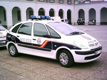 Fahrzeug der Policía Nacional
