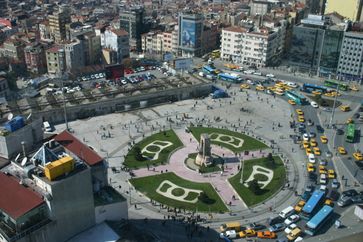 Der westliche Teil des Taksim-Platzes mit dem „Denkmal der Republik“