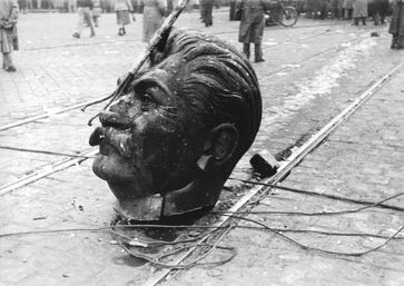 Überreste von Stalins Statue auf der Großen Ringstraße in Budapest (Symbolbild)
