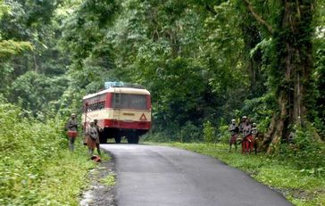 Survival fordert Touristen zum Boykott der indischen Andamanan-Inseln auf, bis die 'Menschensafaris' zu den Jarawa aufhören. Bild: Ariberto De Blasoni/Survival